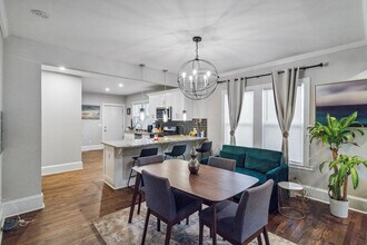 Room in House on Donnelly Ave SW in Atlanta, GA - Building Photo - Building Photo