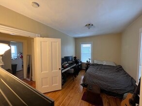 2 Gilson Ter, Unit 3 in Somerville, MA - Building Photo - Building Photo