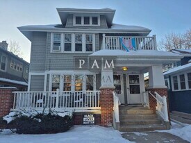 4035 N Stowell Ave in Shorewood, WI - Building Photo