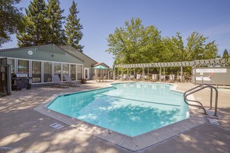 Windscape Apartments in Roseville, CA - Foto de edificio - Building Photo