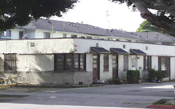 2423 Centinela Ave in Santa Monica, CA - Building Photo