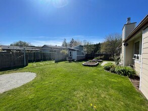 2409 32nd St in Anacortes, WA - Building Photo - Building Photo