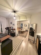 13269 Metropolitan Ave, Unit 2nd FL in Richmond Hill, NY - Foto de edificio - Building Photo