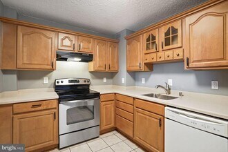 200 N Pickett St in Alexandria, VA - Building Photo - Building Photo