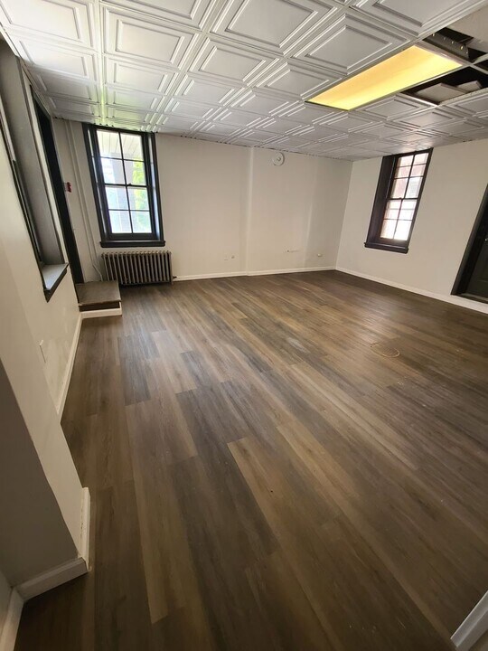 1216 Perkiomen Ave, Unit Apartment 1B in Reading, PA - Building Photo