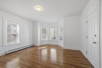 18 Ingalls St in Worcester, MA - Building Photo - Building Photo