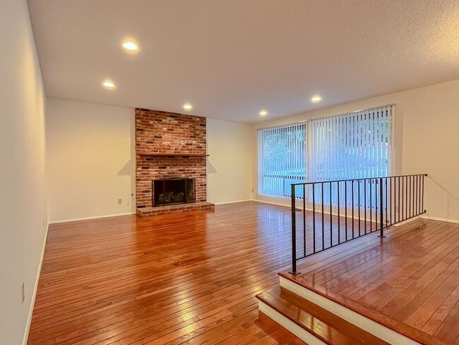 18107 NE 22nd St in Redmond, WA - Building Photo - Building Photo