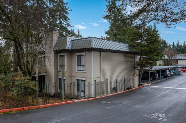 1622 103rd Plz NE in Bellevue, WA - Foto de edificio - Building Photo