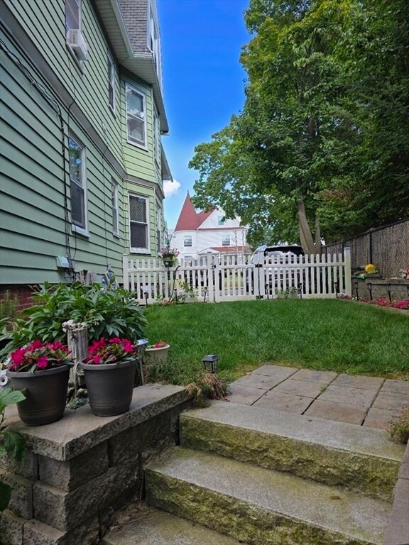 102 Vernon St in Worcester, MA - Foto de edificio - Building Photo