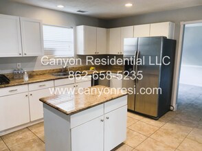 2554 Willenhall Way in Lithonia, GA - Building Photo - Building Photo