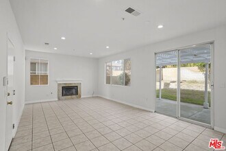 16850 Merion Ln in Fontana, CA - Building Photo - Building Photo