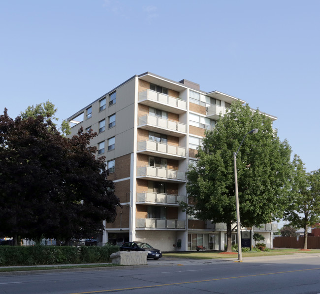 Gage Manor in Hamilton, ON - Building Photo - Building Photo