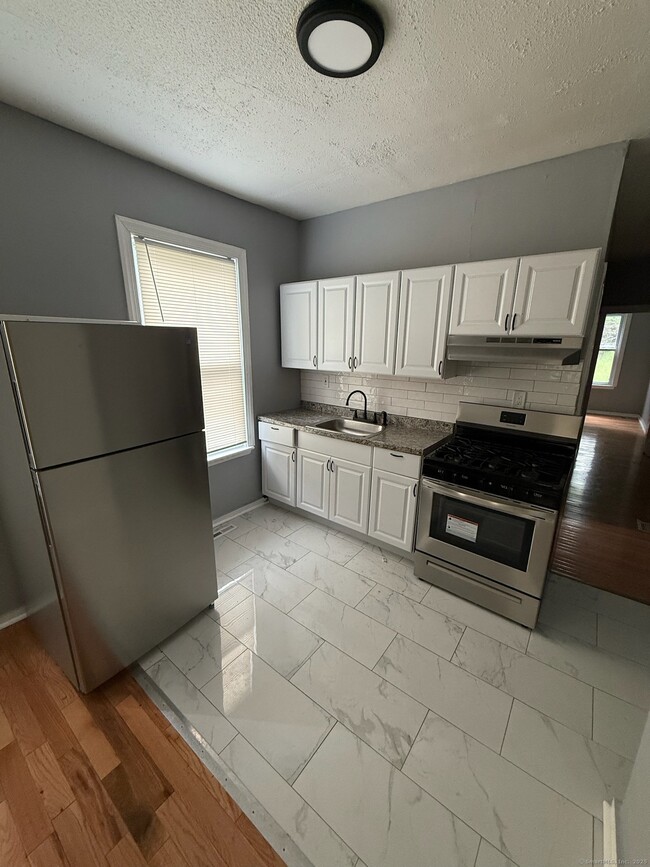 593 Winchester Ave in New Haven, CT - Building Photo - Building Photo