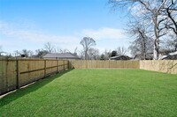 8005 Carver Rd photo'