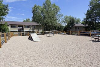 Ridgeview Place in Colorado Springs, CO - Foto de edificio - Building Photo
