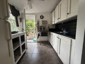 22XX SW 42nd Way in Fort Lauderdale, FL - Foto de edificio - Building Photo