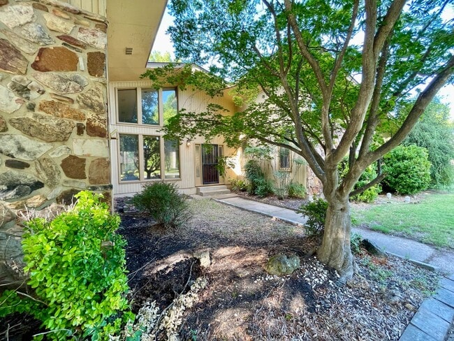 property at 304 Bermuda Dr
