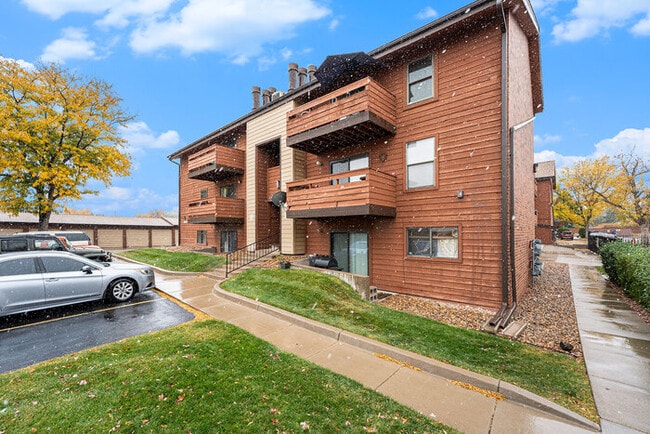 7040 W 20th Ave in Lakewood, CO - Building Photo - Building Photo