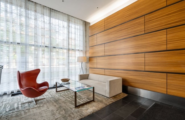 property at 659 W Randolph St