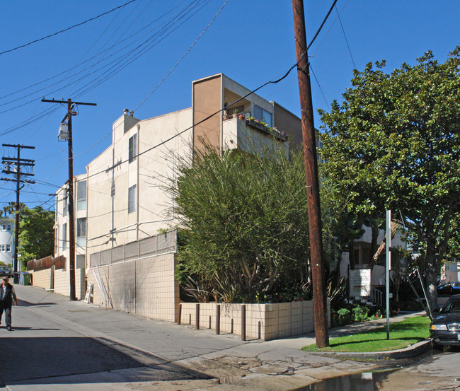 Smithwood Atrium in Los Angeles, CA - Foto de edificio - Building Photo