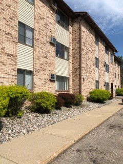 Crestwood Apartments in Lansing, MI - Building Photo - Building Photo