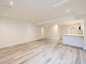 32 Conchita St in Keswick, ON - Building Photo - Building Photo