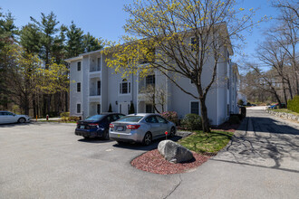 Stoney Creek Condominiums in Milford, NH - Building Photo - Building Photo