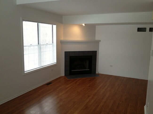 3527 Frontenac Ct in Aurora, IL - Building Photo - Building Photo