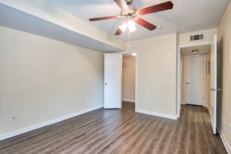 The Pines Apartments in Terrytown, LA - Building Photo - Building Photo