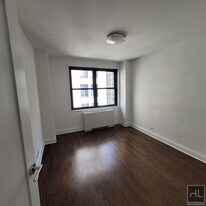 5 AVENUE, Unit 10E in New York, NY - Building Photo