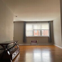 210 Lockart Terrace in Philadelphia, PA - Building Photo - Building Photo