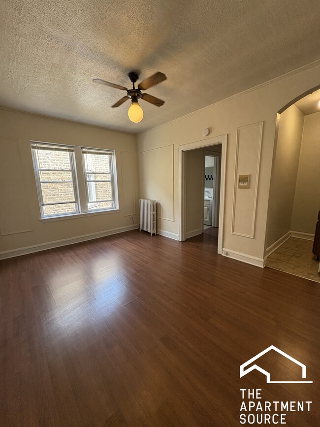 2825 N Burling St, Unit 307