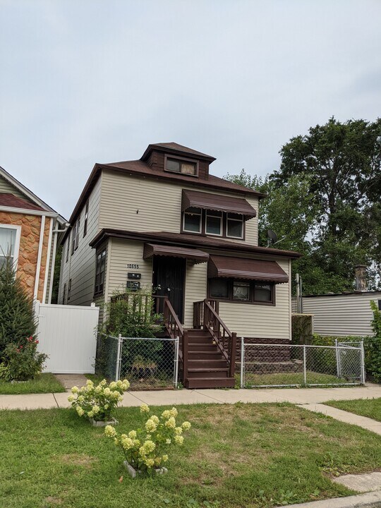 10655 S Hoxie Ave in Chicago, IL - Building Photo