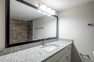 Lucia Apartments in Dallas, TX - Building Photo - Building Photo