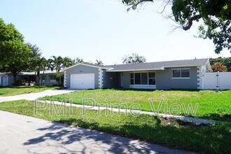 2021 NW 86th Ave in Pembroke Pines, FL - Building Photo - Building Photo