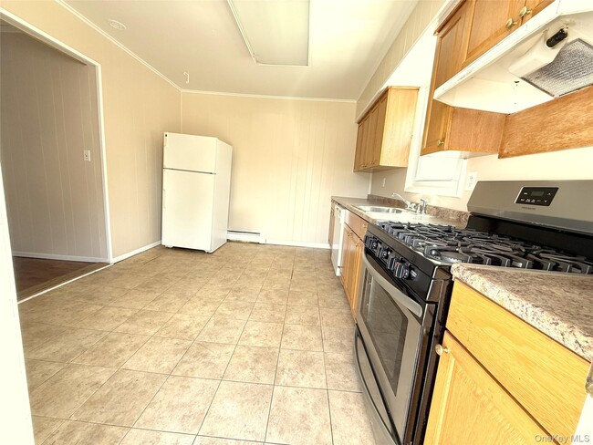 135 Ramapo Rd in West Haverstraw, NY - Building Photo - Building Photo