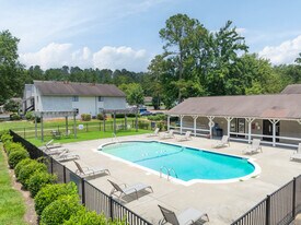 Creekside Apartments in Columbia, SC - Building Photo