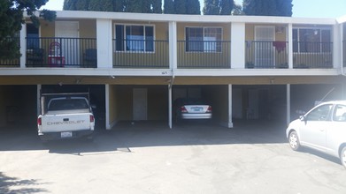 Haller Court Apartments in Concord, CA - Building Photo - Building Photo