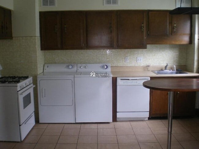 61 Putnam St, Unit 2
