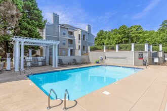 Bridges at Mallard Creek Apartment Homes in Charlotte, NC - Foto de edificio - Building Photo