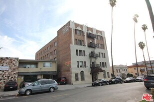 738 New Hampshire Ave in Los Angeles, CA - Building Photo