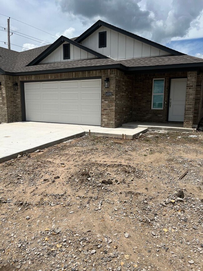 property at 14509 E 39th Pl S