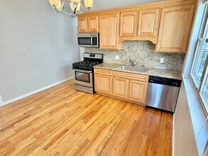184 Boston St in Boston, MA - Building Photo - Building Photo