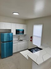 587 Grove St, Unit 3L in Irvington, NJ - Foto de edificio - Building Photo