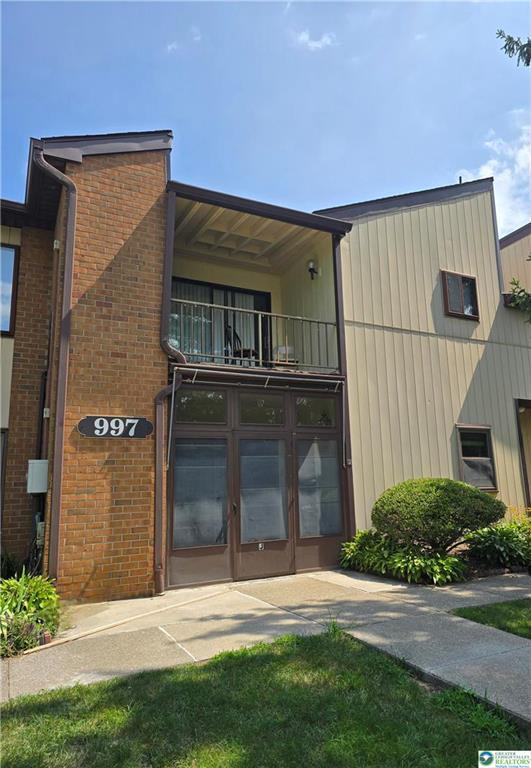 property at 997 Village Round