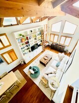 245 26th St, Unit Beach Retreat in Hermosa Beach, CA - Building Photo