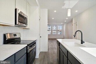 2248 E Somerset St-Unit -31 in Philadelphia, PA - Building Photo - Building Photo