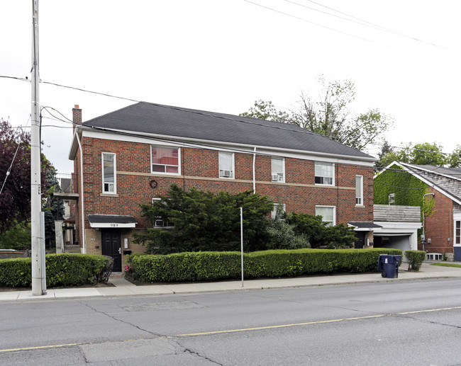 987-989 Mt Pleasant Rd in Toronto, ON - Building Photo - Primary Photo