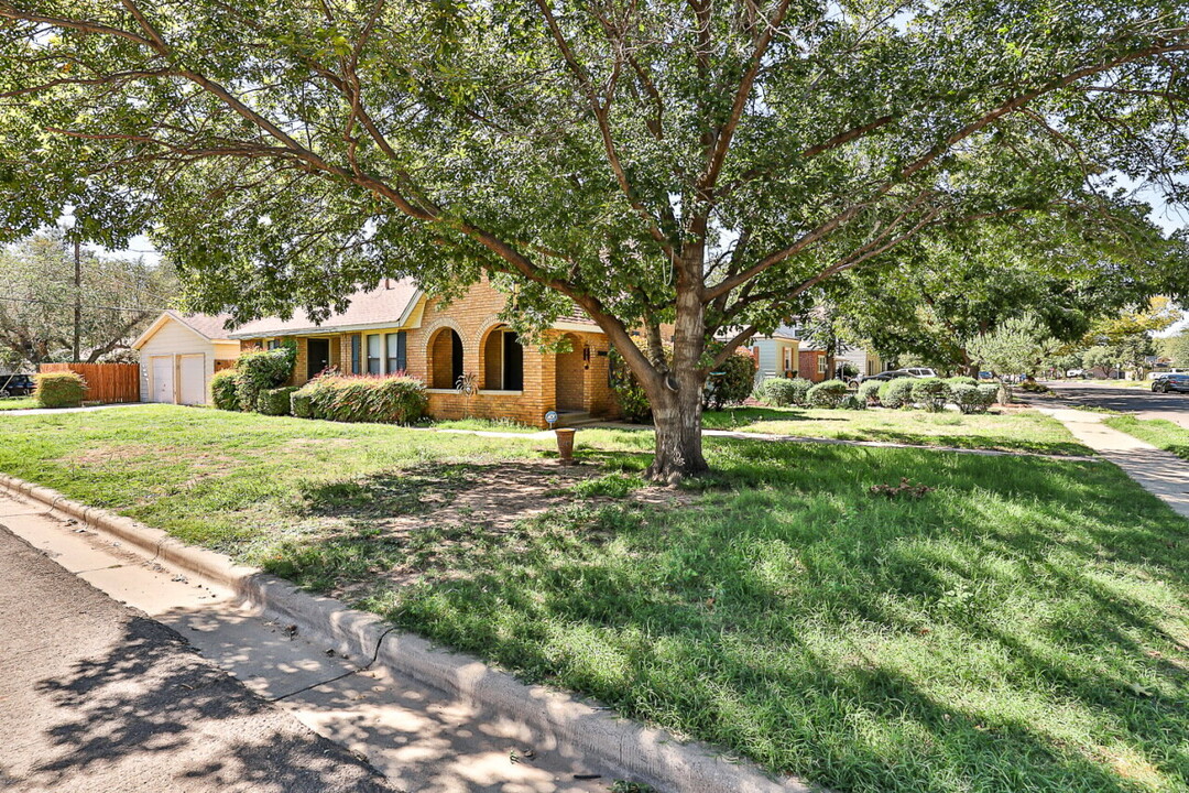 3001 22nd St in Lubbock, TX - Building Photo