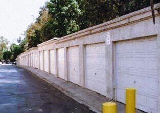 8167 Vineyard Ave in Rancho Cucamonga, CA - Building Photo - Building Photo
